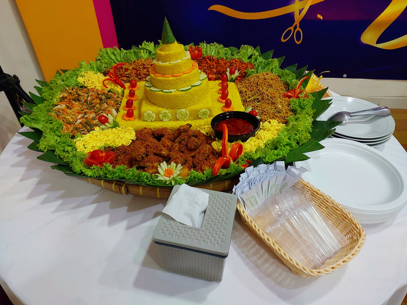 NASI TUMPENG